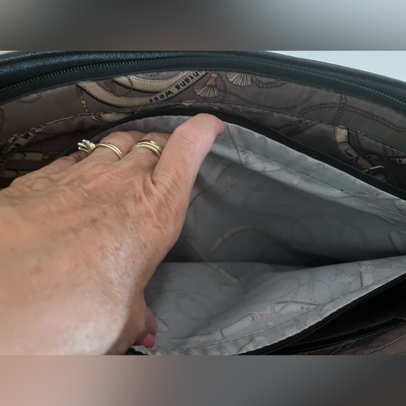 Montana West Select Black Bag with Gold Chain Handles in excellent condition. - Picture 10 of 15